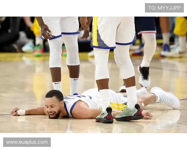 勇士与快船激战正酣精彩比赛直播全程回顾与分析 勇士与快船激战正酣精彩比赛直播全程回顾与分析