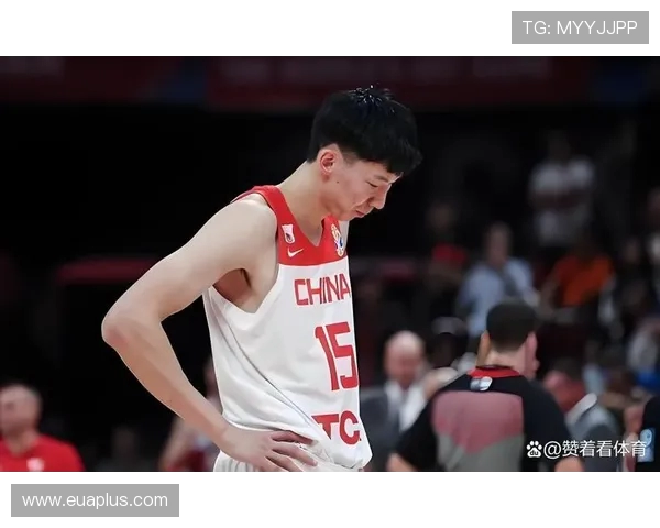 周琦在国际篮球舞台上的崛起与挑战：从青涩少年到中国篮球的希望之星
