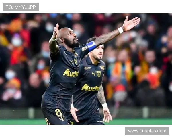 塞尔维亚与奥萨苏纳激战正酣谁将赢得这场精彩对决