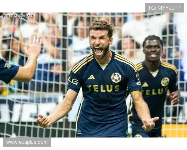 温哥华白帽与费城联合的精彩对决展现足球魅力与团队精神