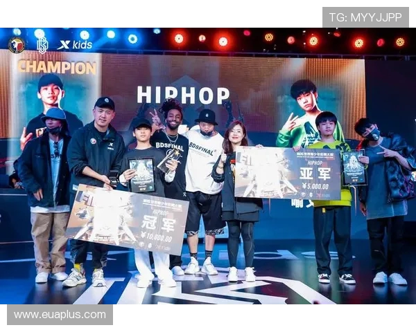 杭州攀岩队在世界街舞大赛中以79分高居积分榜首位 杭州攀岩队在世界街舞大赛中以79分高居积分榜首位