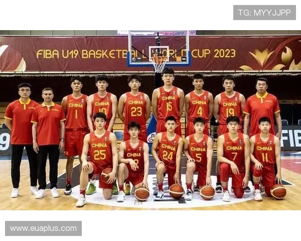 成都篮球队在世界杯中的默契配合与战术执行分析